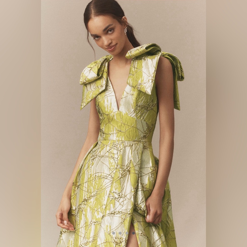 *NWT* Mac Duggal Lemon Green Metallic V-Neck Maxi Gown - Picture 4 of 16